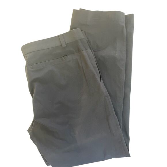 Nike Golf Tour Performance Men's Size 38x32 Dri-Fit Black Flat Front Pants - Picture 2 of 3